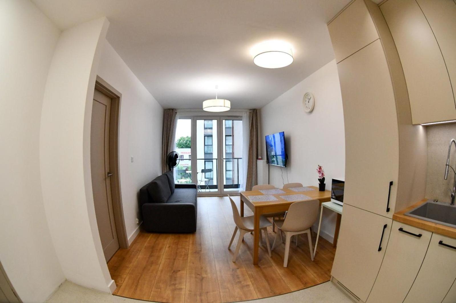 Elegant Two-Room Apartment, Sleeps 4, Near Turon Arena, With Balcony Cracóvia Exterior foto
