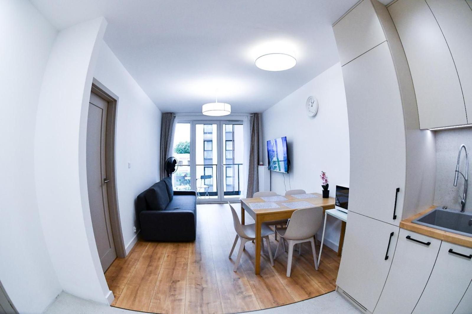 Elegant Two-Room Apartment, Sleeps 4, Near Turon Arena, With Balcony Cracóvia Exterior foto