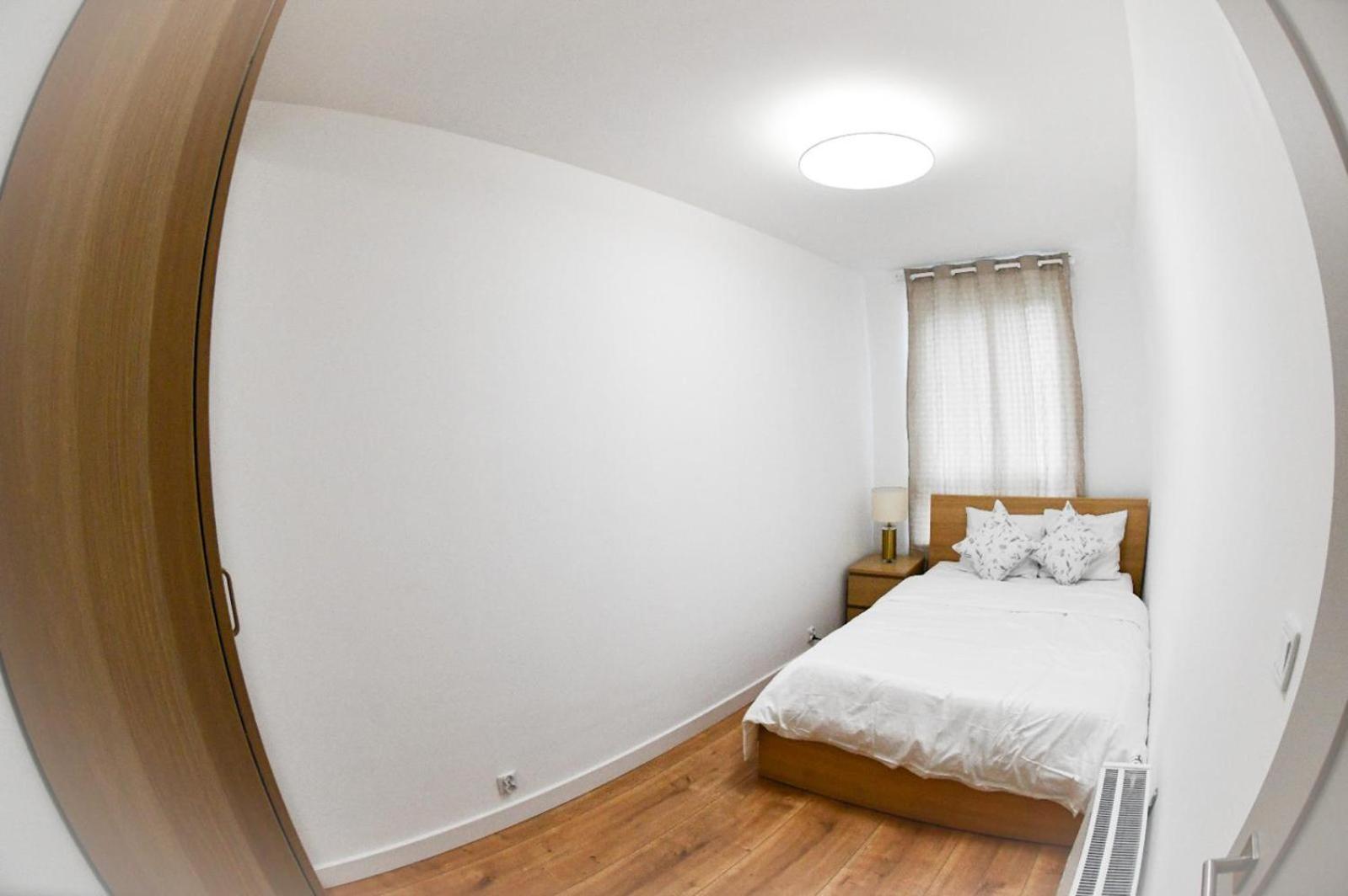 Elegant Two-Room Apartment, Sleeps 4, Near Turon Arena, With Balcony Cracóvia Exterior foto