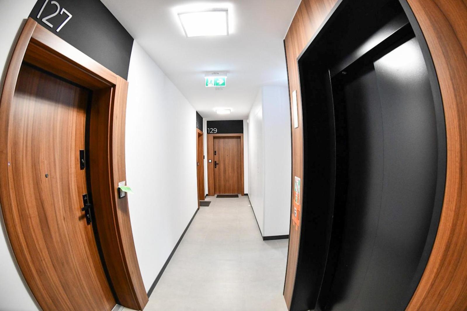 Elegant Two-Room Apartment, Sleeps 4, Near Turon Arena, With Balcony Cracóvia Exterior foto