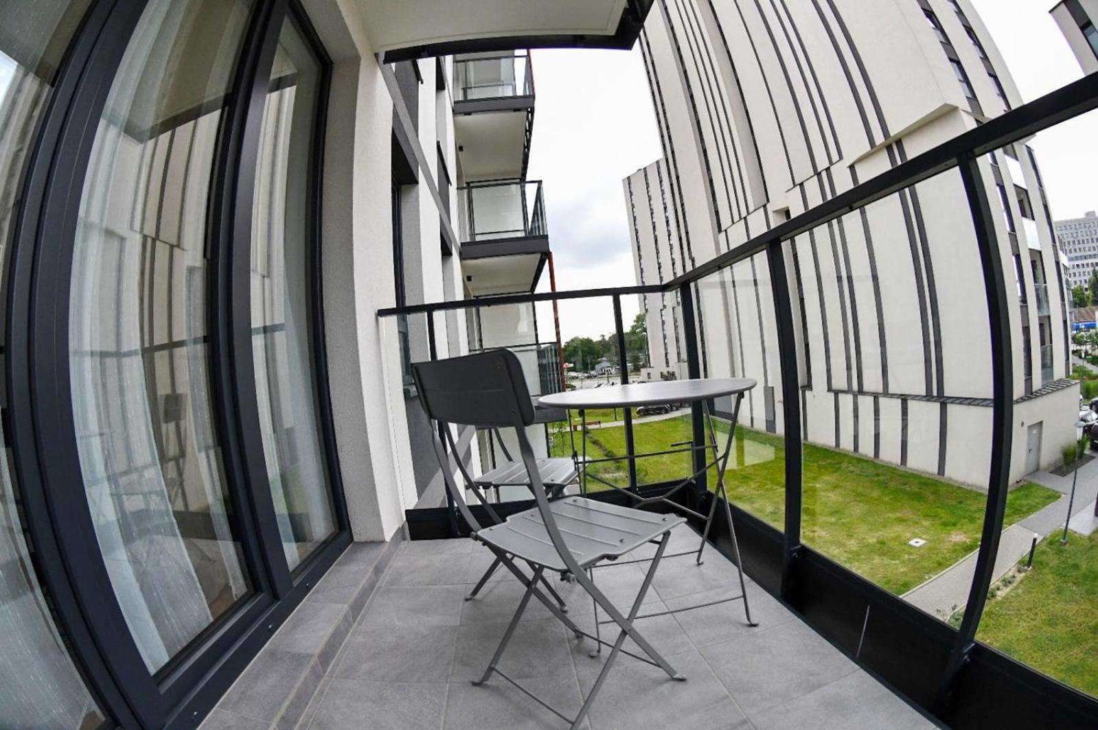 Elegant Two-Room Apartment, Sleeps 4, Near Turon Arena, With Balcony Cracóvia Exterior foto