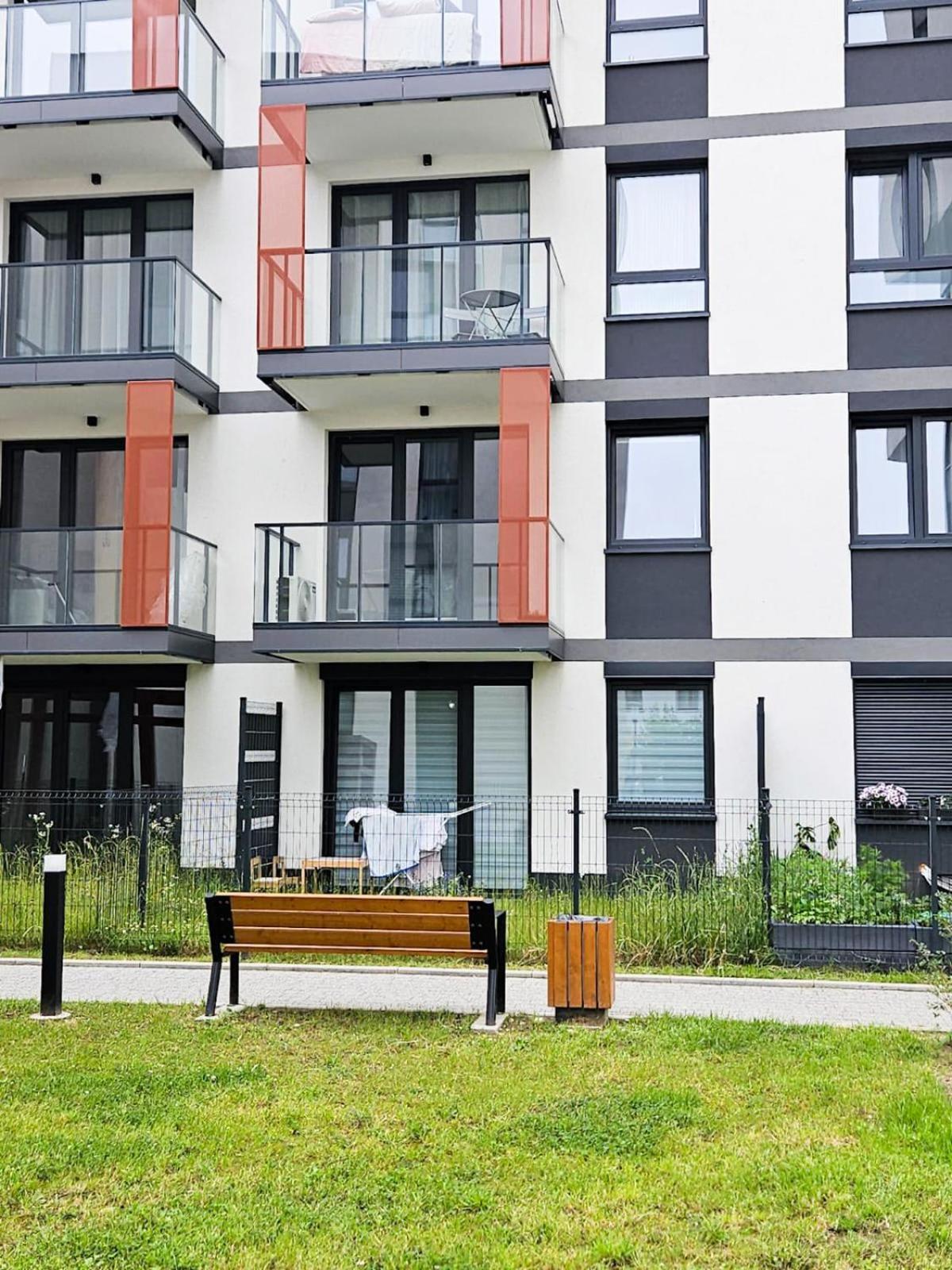 Elegant Two-Room Apartment, Sleeps 4, Near Turon Arena, With Balcony Cracóvia Exterior foto